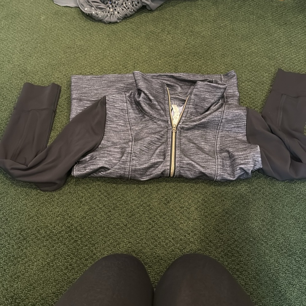 Lululemon Athletica DAILY YOGA JACKET 10 BLACK SLUB DENIM EUC host pick - Picture 11 of 15